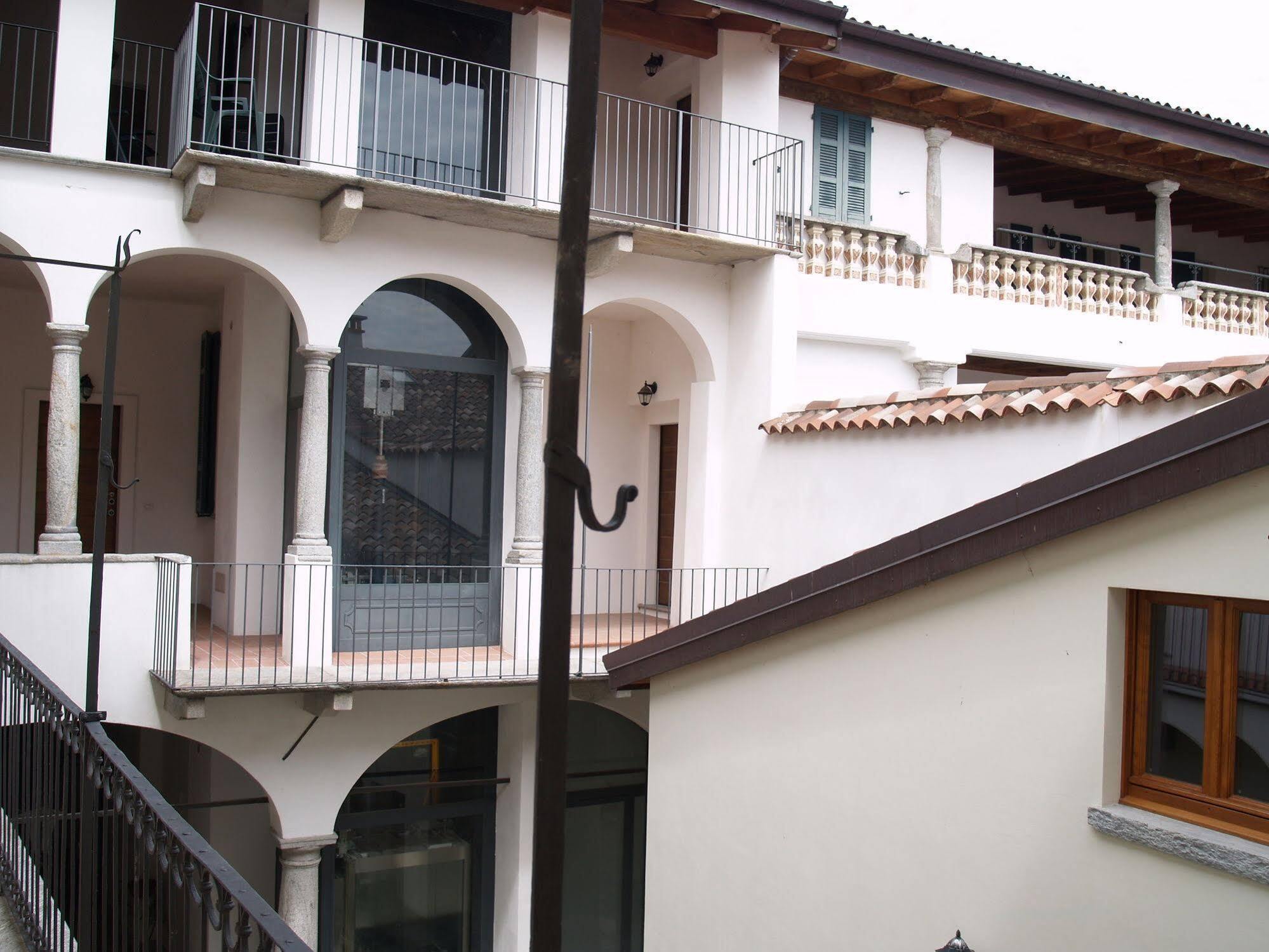 Casa Botta - Luino Lago Maggiore Eksteriør billede
